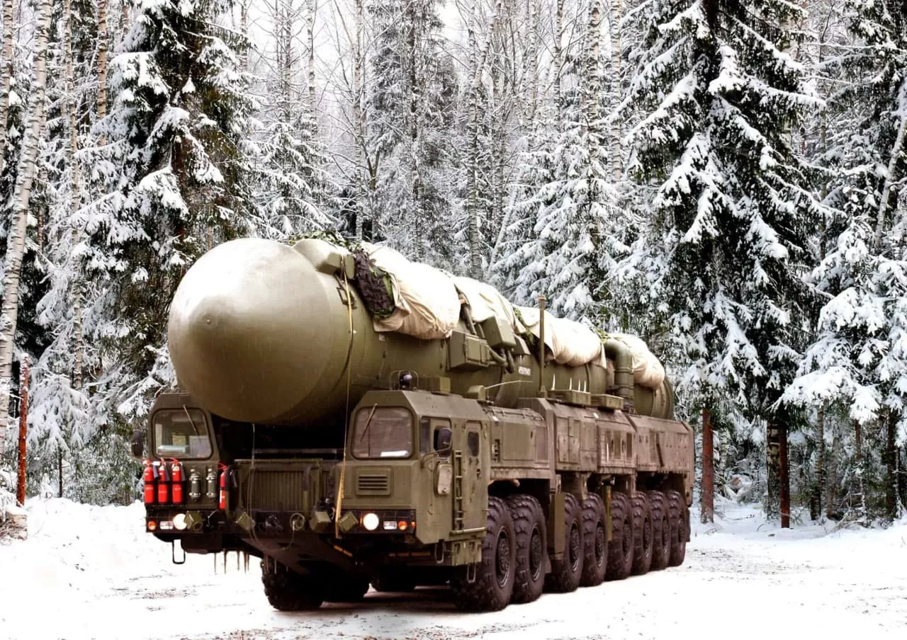 Путин распорядился запустить баллистические ракеты