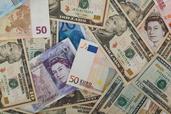 Нацбанк разрешил компаниям переводить валюту за границу для содержания филиалов