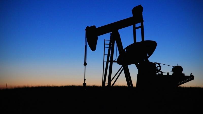 Цены на нефть падают из-за опасений снижения спроса на топливо