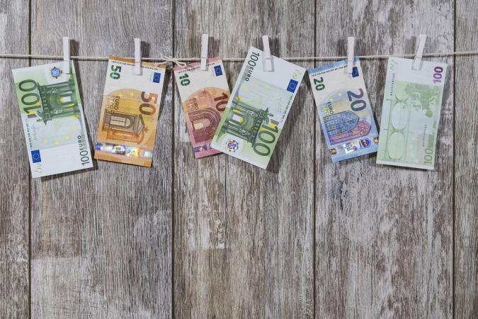 Курс валют на вечер 29 сентября: евро на межбанке ушел вверх