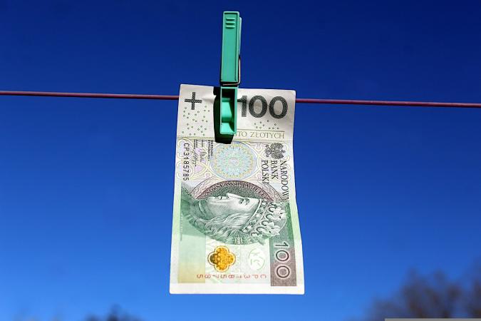 Украинские беженцы обменяли в польских банках 730 миллионов гривен на злотых