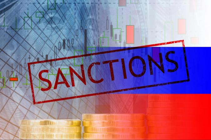 Евросоюз согласовал новые санкции, включая потолок цен на российскую нефть