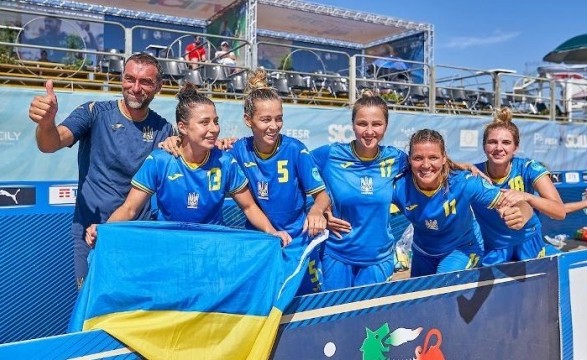 Футбол: женская сборная Украины завоевала путевку на Всемирные пляжные игры