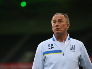 УЕФА не отстранил тренера сборной Украины Петракова после “истерики” россиян: назначил штраф