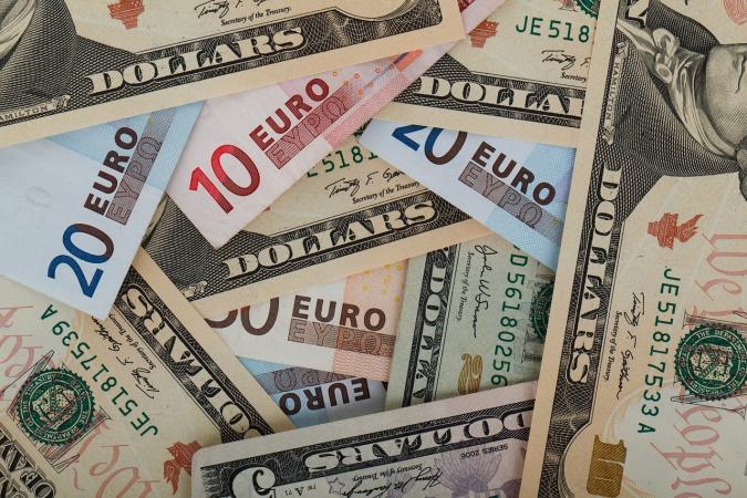 Курс валют на 7 октября: доллар и евро дешевеют