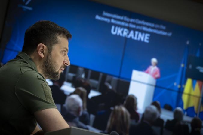 Украина нуждается немедленно в $17 миллиардах для критического восстановления — Зеленский