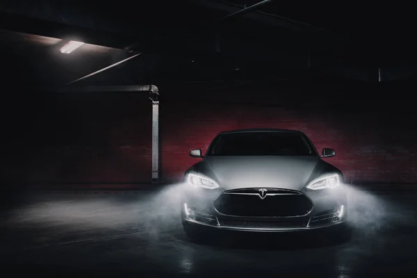 В третьем квартале Tesla увеличила выручку в 1,6 раза — до рекорда