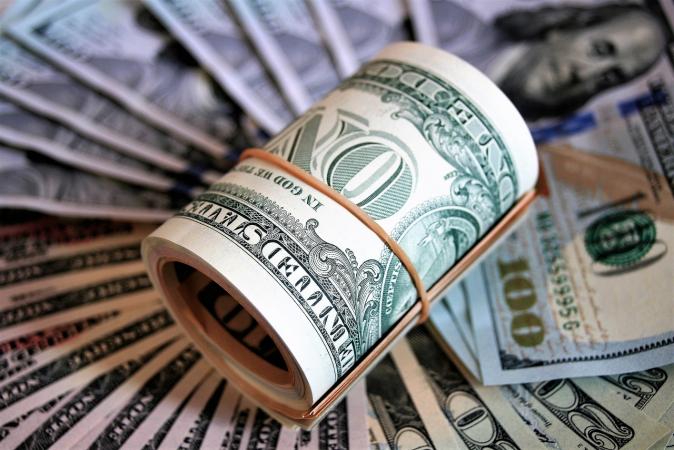 НБУ дал возможность гражданам покупать безналичную валюту по курсу 36,5686 грн/$