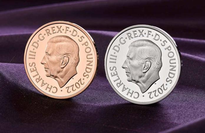 В Британии представили новые монеты с изображением короля Чарльза III (фото)
