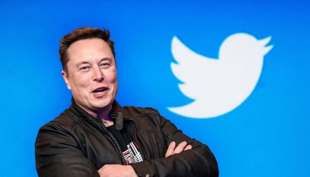 Маск без предупреждения уволил тысячи аутсорсинговых работников Twitter - СМИ