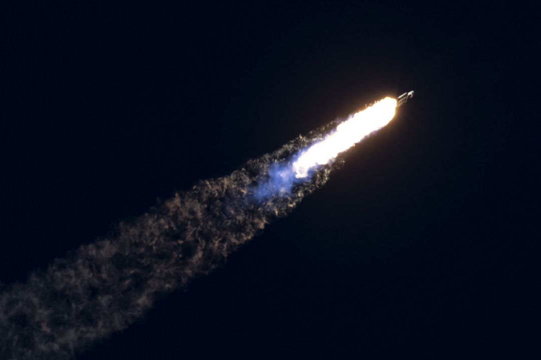 SpaceX запустила ракету Falcon Heavy с секретными военными спутниками