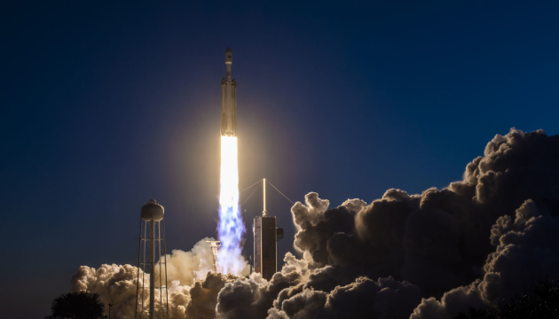 SpaceX запустила ракету Falcon Heavy с секретными военными спутниками