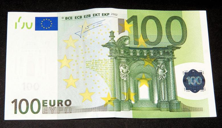 The euro fell by 5 kopecks.  The official exchange rate