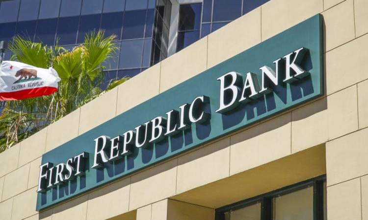 Another bank in the USA was threatened with bankruptcy.  First Republic shares fell 49.4% on the day