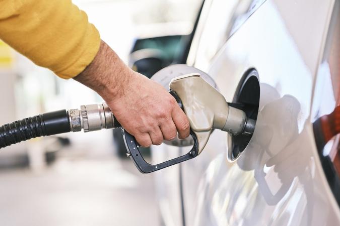 Large chains of gas stations have reduced the prices of gasoline and diesel fuel