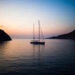 Яхта у морі