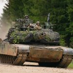 Выйськові на танку