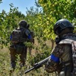 Військові у полі