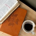 Книжки на столі