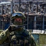 Військовий із рацією