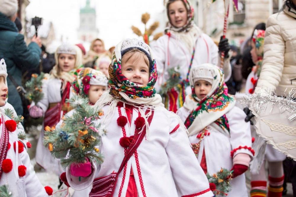 Коли колядують, щедрують і посівають в Україні: дати 2025–2026