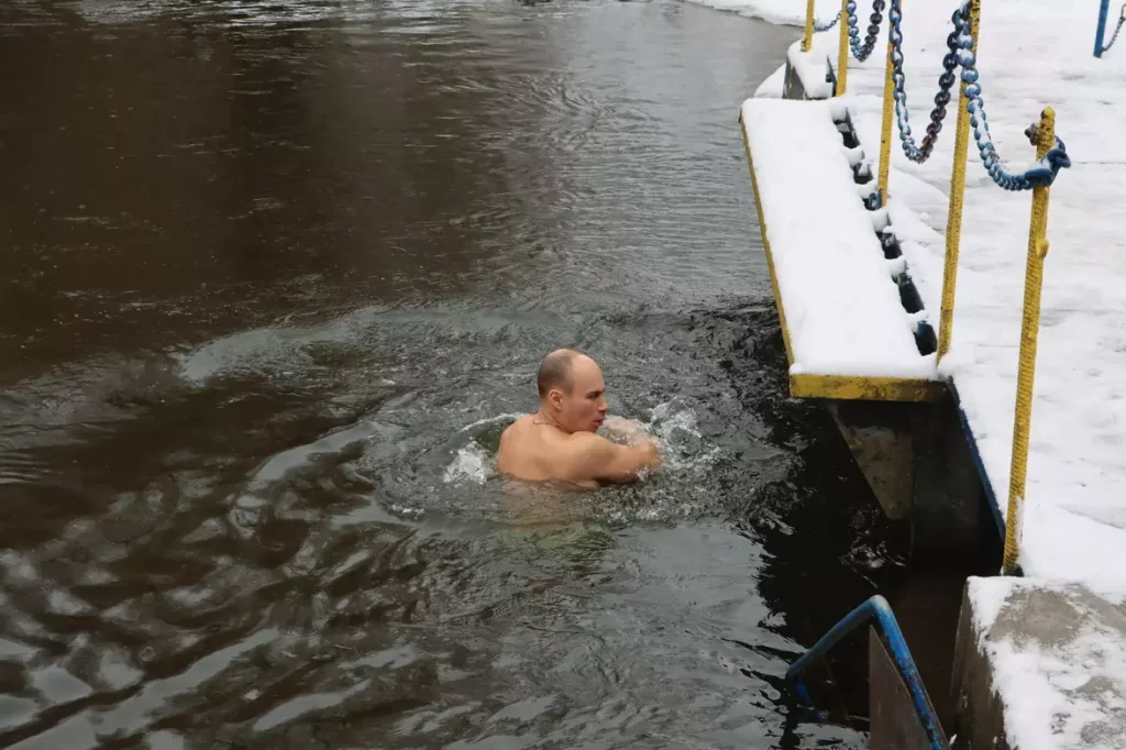 Де зануритися на Водохреще 2026 у Дніпрі: список місць для купання, локації і години