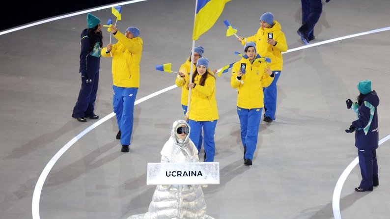 Хто така росіянка Анастасія Кучерова, яка несла табличку українських спортсменів на Олімпійських іграх-2026: біографія і деталі акції 