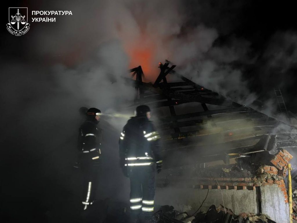 Богодухів на Харківщині був під ударом РФ: дрон зруйнував будинок, загинули троє дітей і батько
