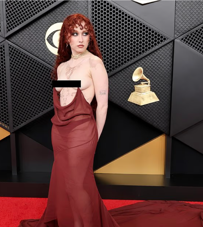 Chappell Roan шокувала на Grammy 2026: прозора сукня з натяком на образ Б’янки Цензорі