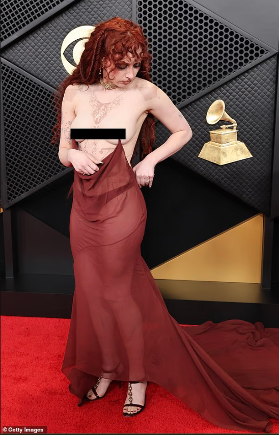 Chappell Roan шокувала на Grammy 2026: прозора сукня з натяком на образ Б’янки Цензорі