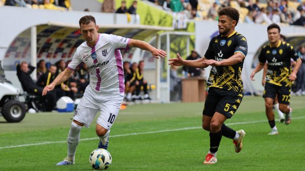 Епіцентр переміг Рух 2:0 у матчі УПЛ і піднявся у турнірній таблиці: результати і огляд гри