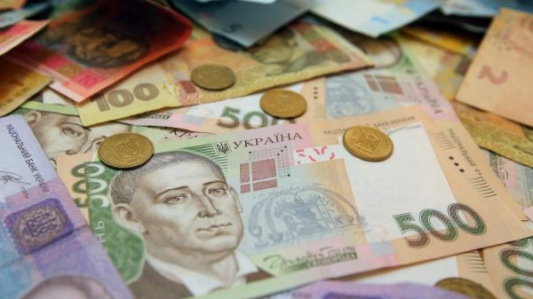 Доплати до пенсії за віком в Україні 2026: скільки додадуть і кому, суми