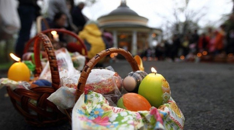 Де освятити паски у Києві 2026: розклад служб і важливі правила на Великдень