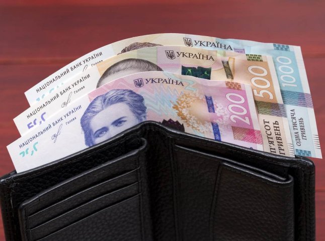 Доплати до пенсії за віком в Україні 2026: скільки додадуть і кому, суми