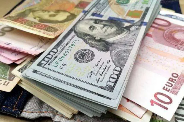 Курс валют у червні 2026: прогноз, чи чекати різкого стрибка долара, яка буде вартість