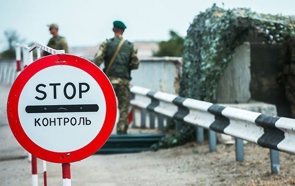 Нові правила виїзду жінок за кордон України 2026: які документи треба, список і головні зміни