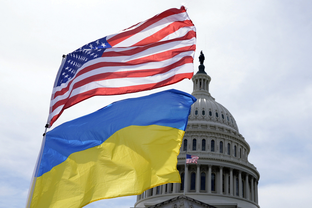 Як українцям отримати робочу візу в США 2026: вимоги, зарплати і життя в Каліфорнії