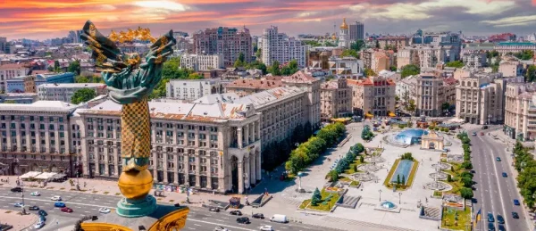 Куди піти на День Києва 2026: фестивалі, маркети, десерти та винні події столиці