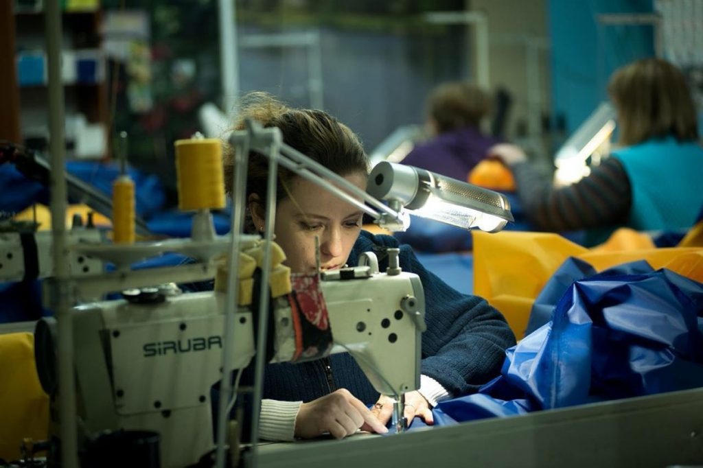 Робота у Швейцарії для українців 2026: як оформити дозвіл і скільки платять у Базелі, статус S, квоти і зарплати