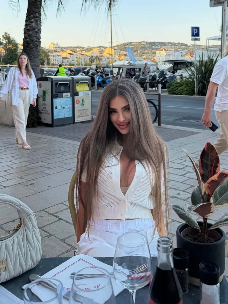 TikTok-блогерка Vikunciy загинула у ДТП на трасі Київ — Одеса: хто вона така і що сталось, причина аварії