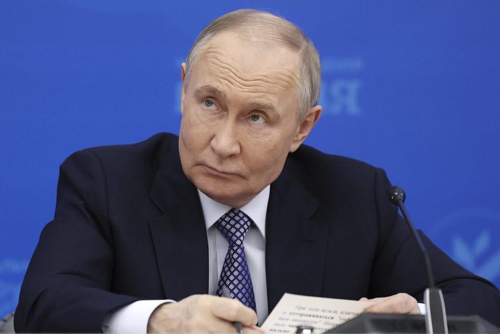 У Путіна посилили заходи безпеки: чиновникам РФ заборонили навіть годинники