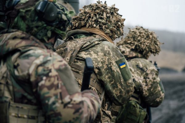 Якою буде мінімальна зарплата військових в Україні після реформи: заява Сирського