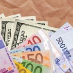 Курс валют на 1 травня 2026 в Україні: скільки коштують долар і євро сьогодні