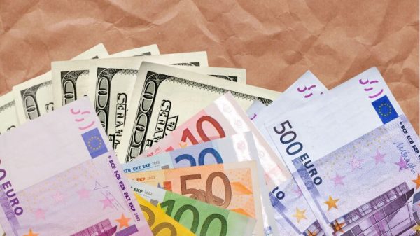 Курс валют на 1 травня 2026 в Україні: скільки коштують долар і євро сьогодні