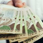 Середня зарплата для «білого клубу» платників податків в Україні 2026: які дані перевіряє податкова