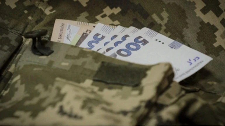 Зарплати військових ЗСУ в Україні у 2026 році: скільки тепер можуть отримувати бійці, умови, суми, доплати 