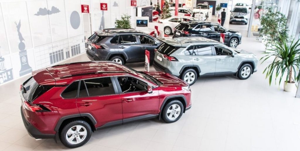 Продажі нових авто в Україні впали у травні: хто очолив ринок і скільки коштують моделі, рейтинг і ціни