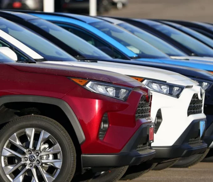 Продажі нових авто в Україні впали у травні: хто очолив ринок і скільки коштують моделі, рейтинг і ціни