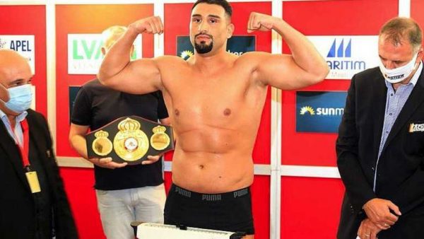 Агіт Кабаєл кинув виклик Усику: що буде з титулом WBC через 30 днів