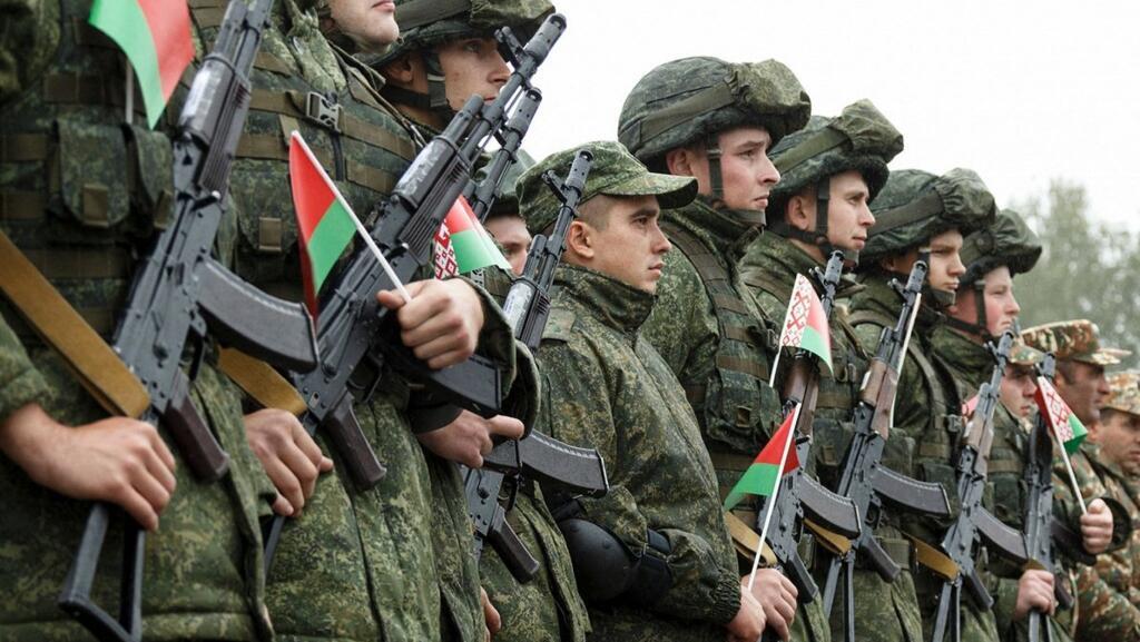 Білорусь заговорила про ризик війни з НАТО: що заявив міністр оборони Хренін